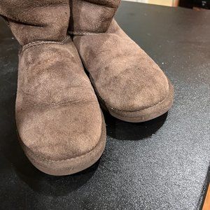 Ugg tall size 6 brown boots